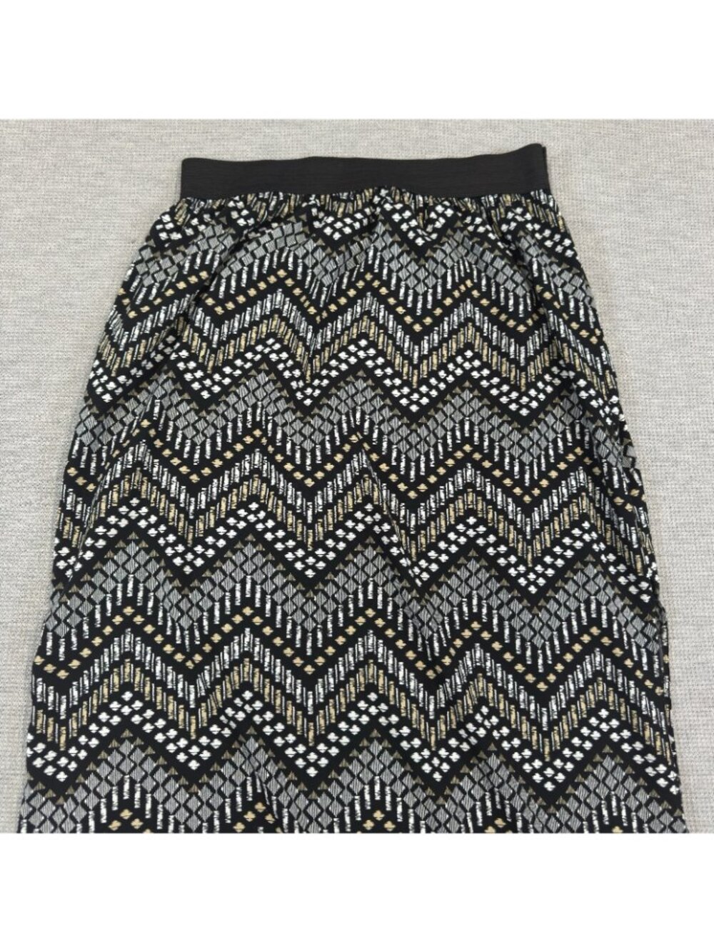 Discreet Maxi Skirt M Pull On Side Slits Elastic Waist Chevron Black Cream Tan - Picture 10 of 16
